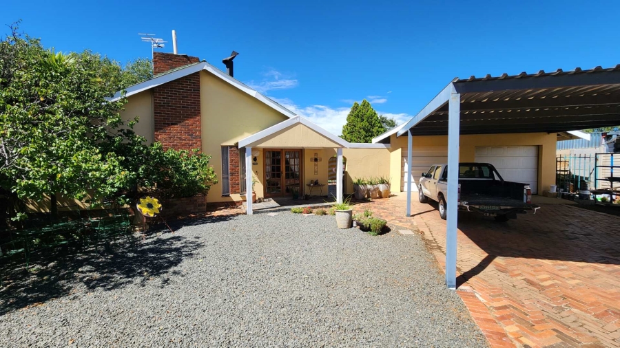 4 Bedroom Property for Sale in Fichardt Park Free State